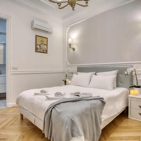 Galeries Lafayette - 7 Bedrooms - Lift - Aircon Parigi