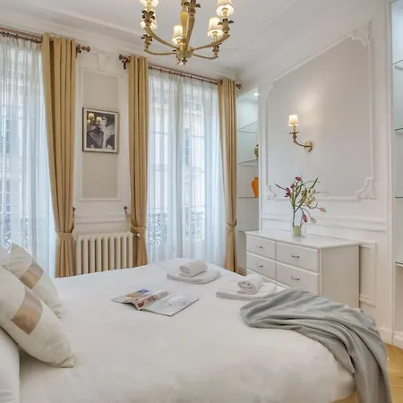 Galeries Lafayette - 7 Bedrooms - Lift - Aircon * Parigi