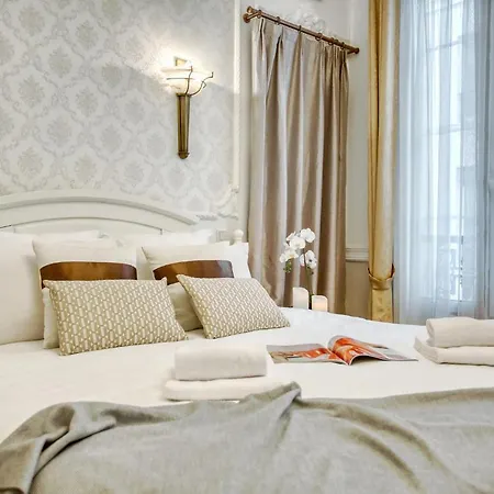 Galeries Lafayette - 7 Bedrooms - Lift - Aircon